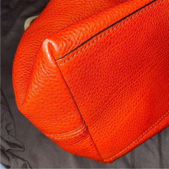 Gucci authentic Bold Orange SoHo Leather Shoulder Bag - Picture 7 of 14